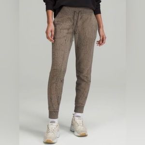 Warm Down High-Rise Jogger - brand-new size 10